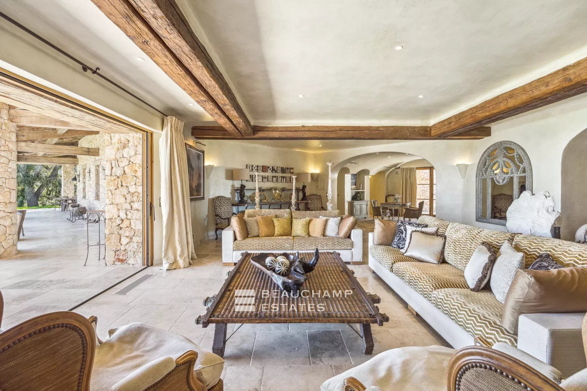 Manoir provençal de 5 chambres avec vue mer au coeur des Adrets de l’Esterel 5-bedroom Provençal manor with sea view in the heart of Les Adrets de l’Estérel