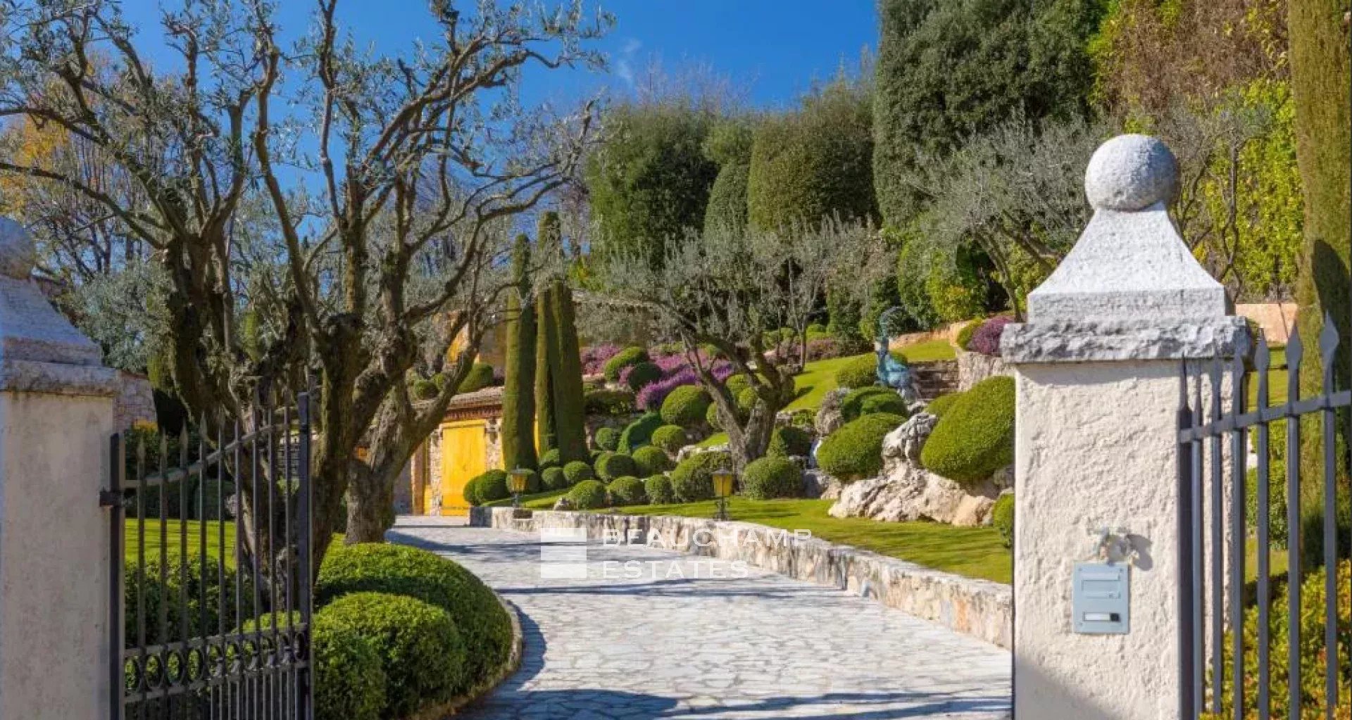 5-bedroom Provencal villa in Saint-Paul-de-Vence 5-bedroom Provencal villa in Saint-Paul-de-Vence