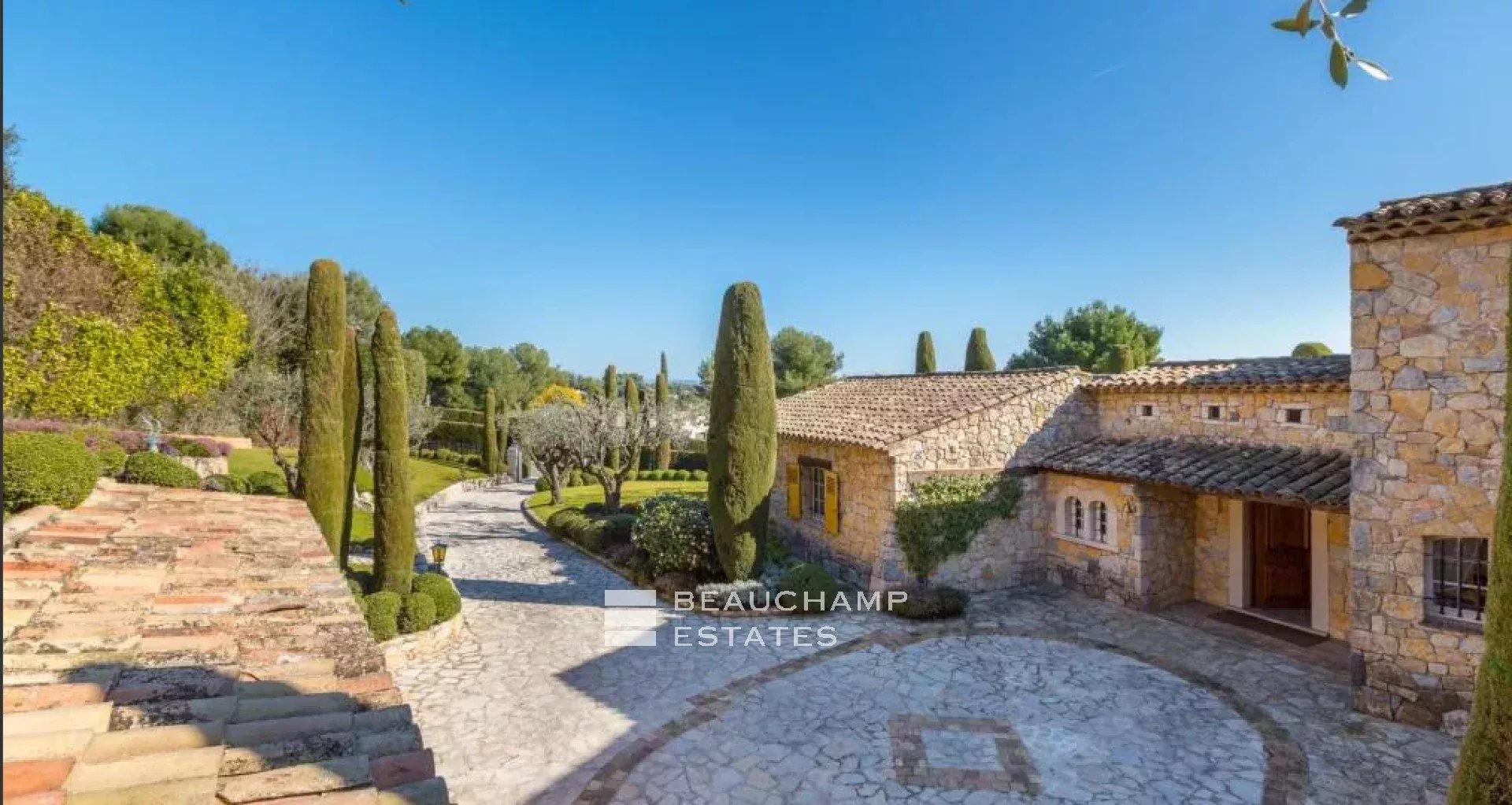 5-bedroom Provencal villa in Saint-Paul-de-Vence 5-bedroom Provencal villa in Saint-Paul-de-Vence