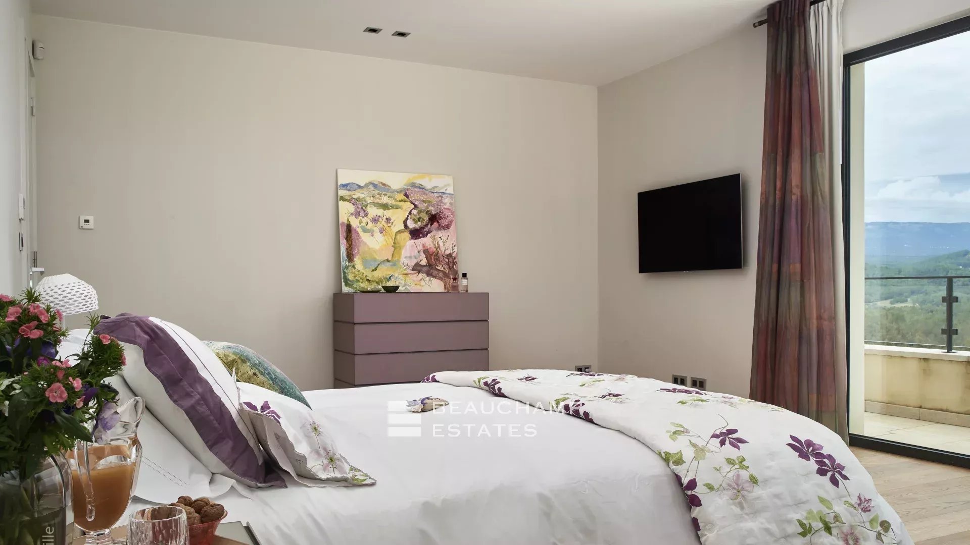 5-bedroom villa in the heart of the beautiful Terre Blanche golf resort 5-bedroom villa in the heart of the beautiful Terre Blanche golf resort