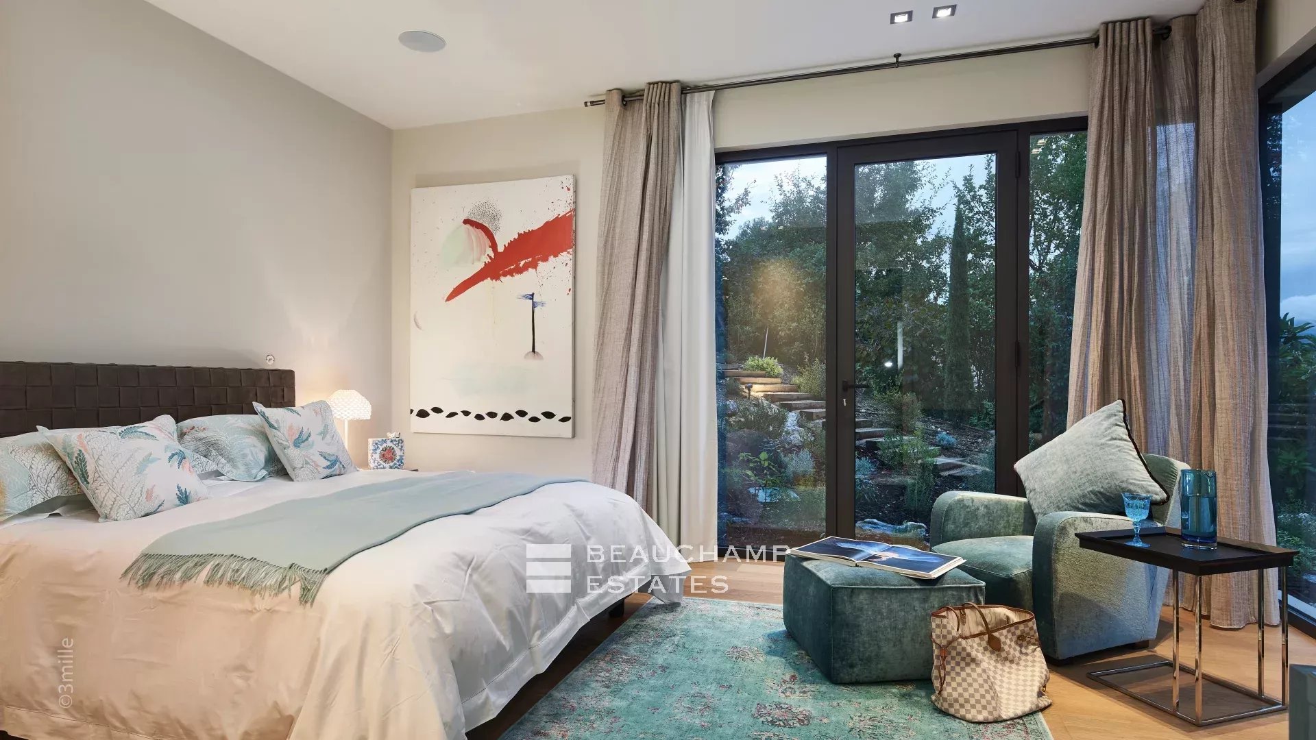 5-bedroom villa in the heart of the beautiful Terre Blanche golf resort 5-bedroom villa in the heart of the beautiful Terre Blanche golf resort