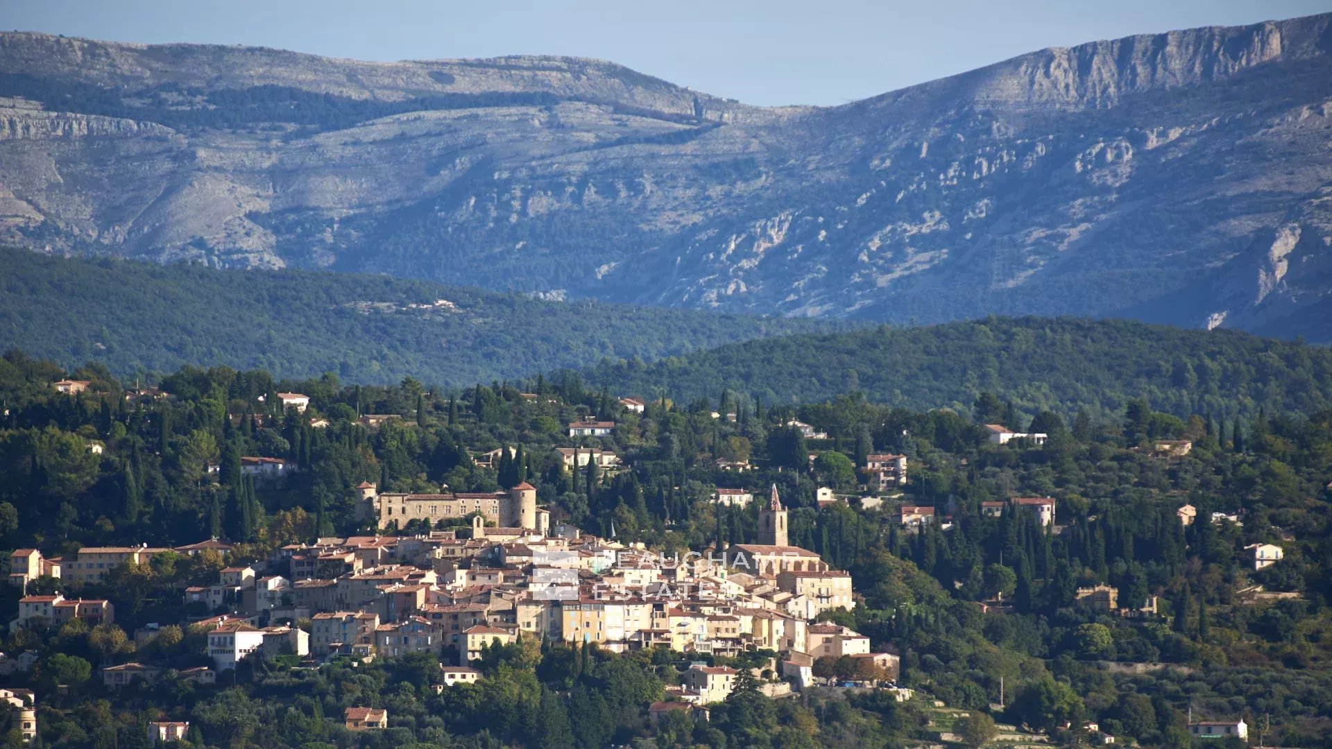 5-bedroom villa in the heart of the beautiful Terre Blanche golf resort 5-bedroom villa in the heart of the beautiful Terre Blanche golf resort