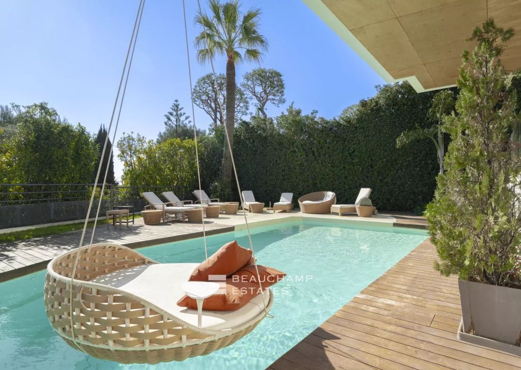 5-Bedroom Villa with Sea Views in Saint-Jean-Cap-Ferrat