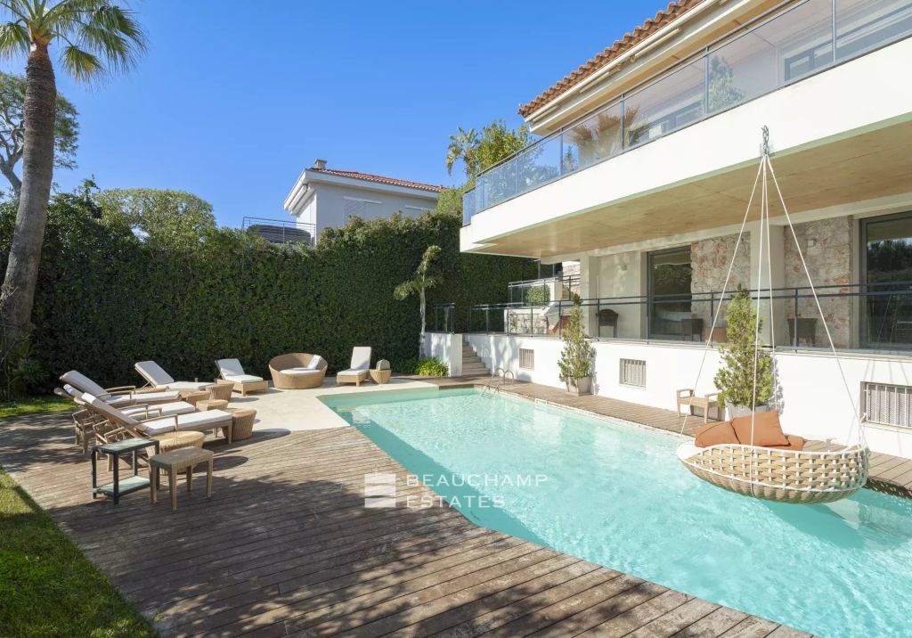 5-Bedroom Villa with Sea Views in Saint-Jean-Cap-Ferrat