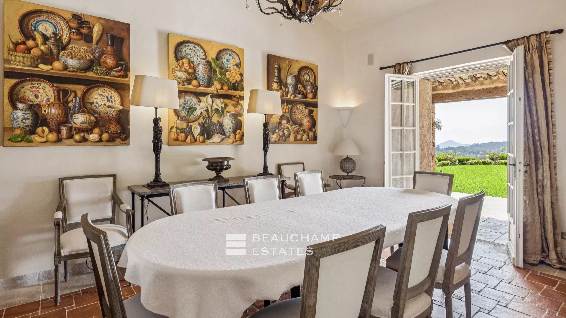 7-bedroom Provencal villa in Saint-Jean-De-Cannes 7-bedroom Provencal villa in Saint-Jean-De-Cannes