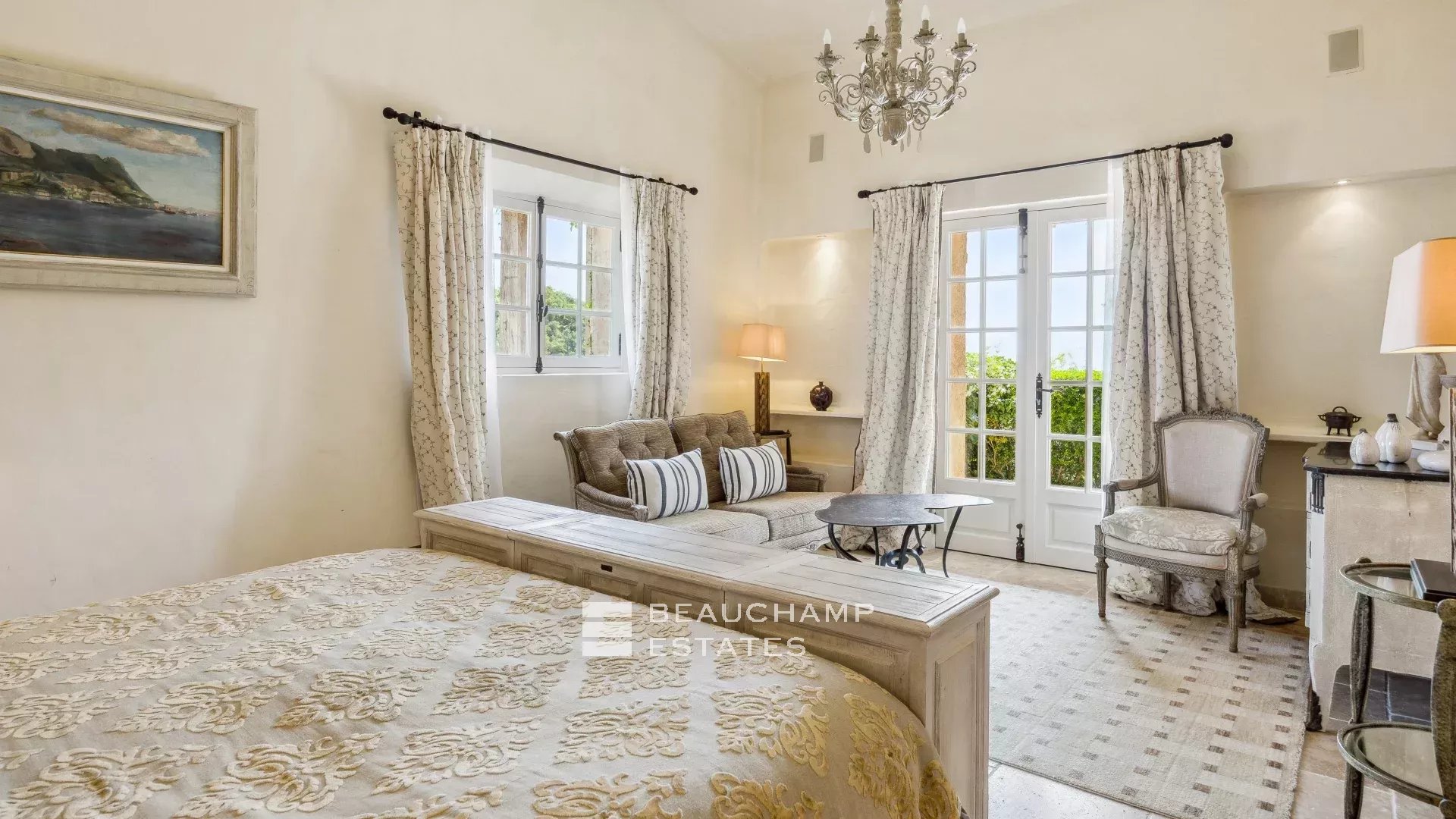 7-bedroom Provencal villa in Saint-Jean-De-Cannes 7-bedroom Provencal villa in Saint-Jean-De-Cannes