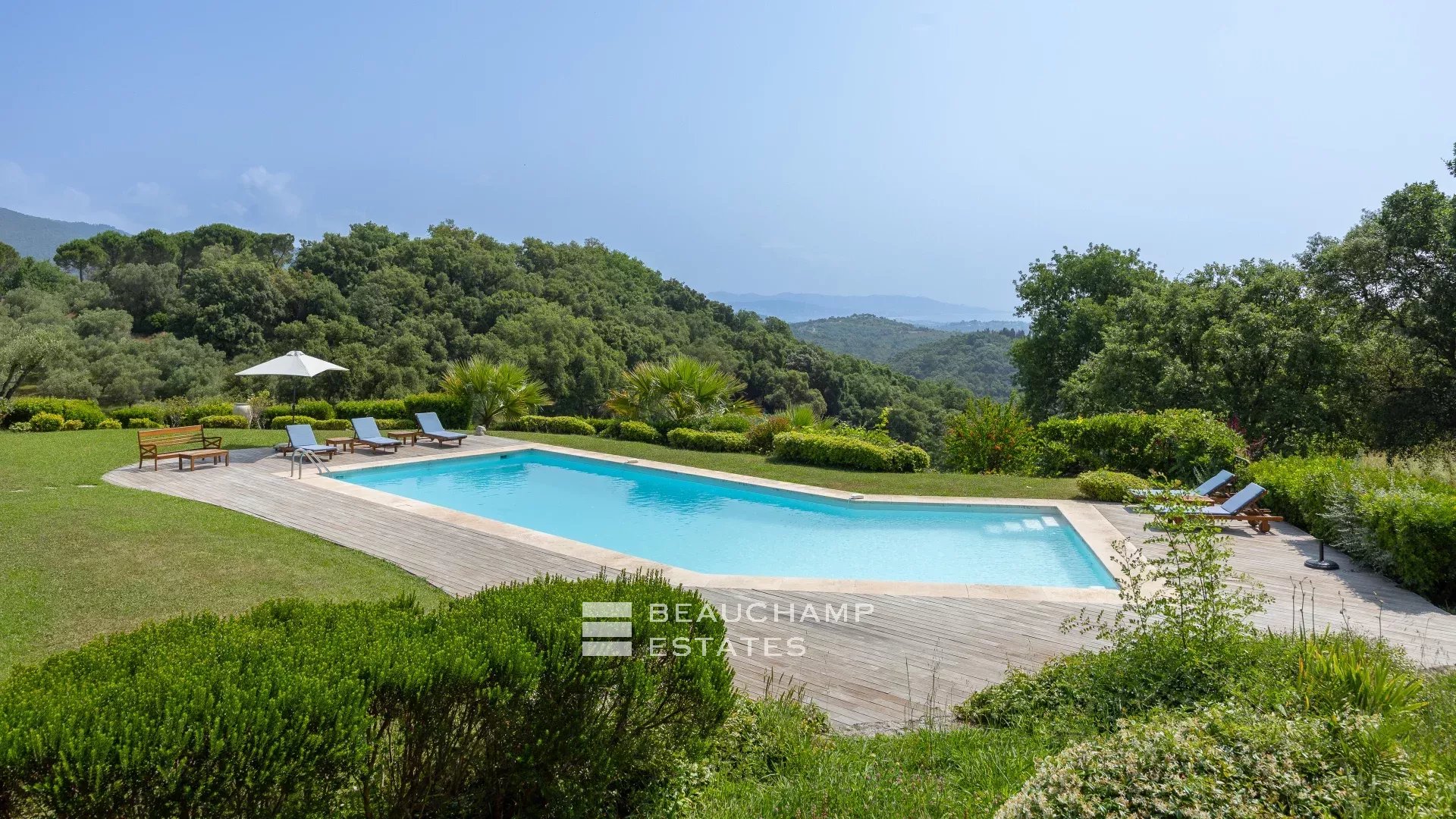 7-bedroom Provencal villa in Saint-Jean-De-Cannes 7-bedroom Provencal villa in Saint-Jean-De-Cannes