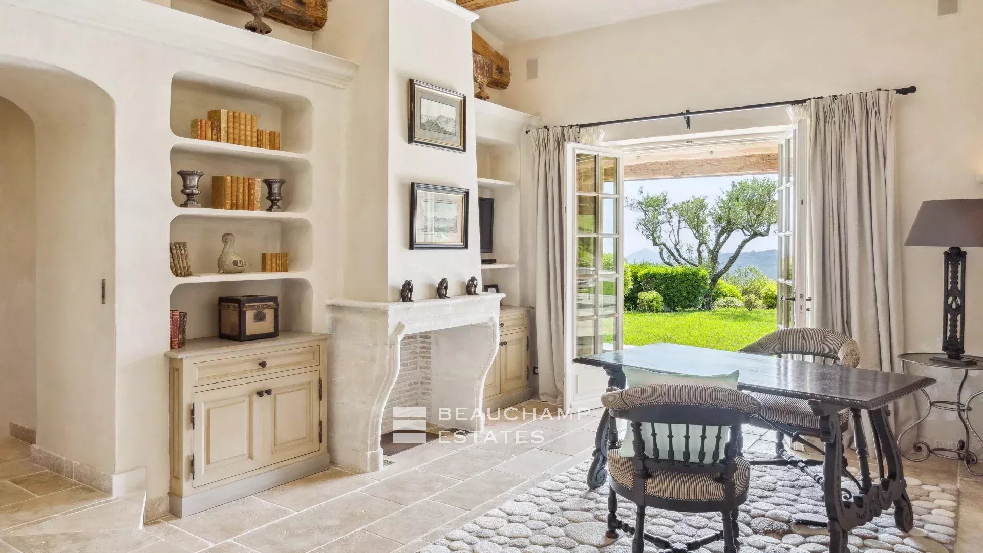 7-bedroom Provencal villa in Saint-Jean-De-Cannes 7-bedroom Provencal villa in Saint-Jean-De-Cannes