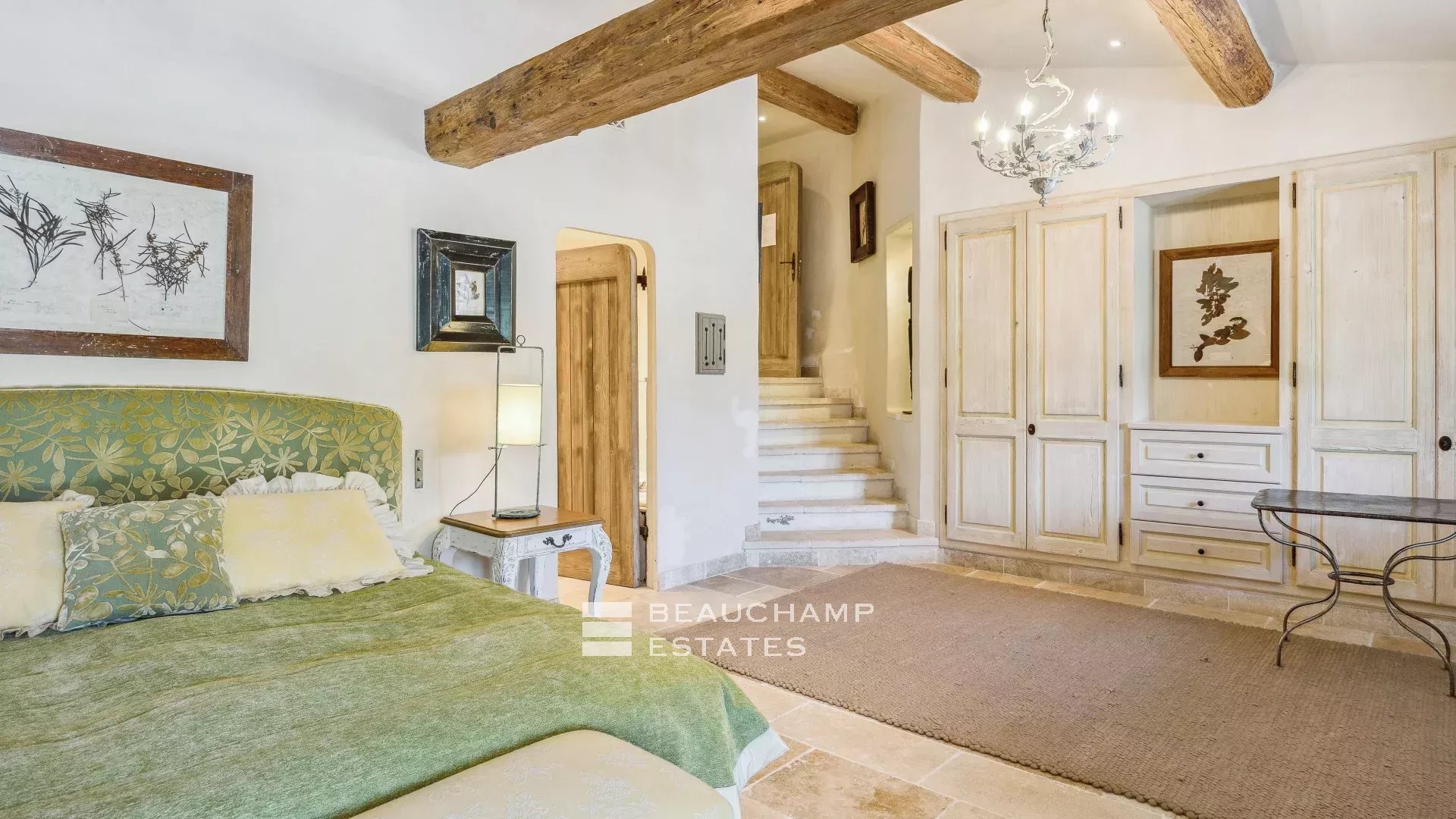 7-bedroom Provencal villa in Saint-Jean-De-Cannes 7-bedroom Provencal villa in Saint-Jean-De-Cannes