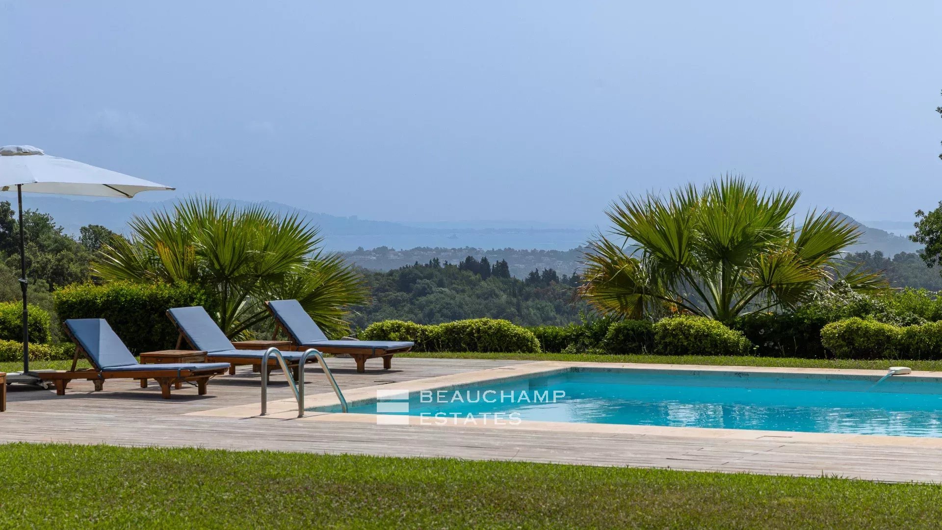 7-bedroom Provencal villa in Saint-Jean-De-Cannes 7-bedroom Provencal villa in Saint-Jean-De-Cannes