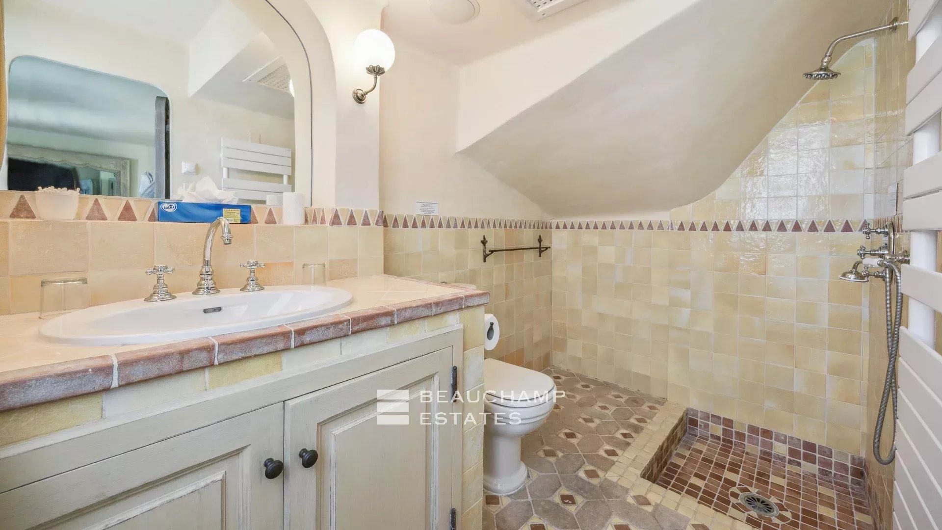 7-bedroom Provencal villa in Saint-Jean-De-Cannes 7-bedroom Provencal villa in Saint-Jean-De-Cannes