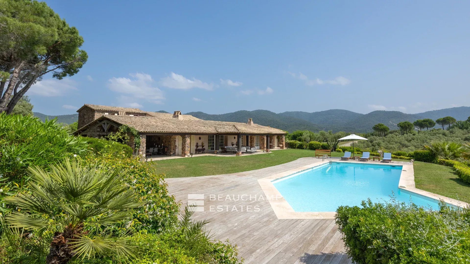 7-bedroom Provencal villa in Saint-Jean-De-Cannes 7-bedroom Provencal villa in Saint-Jean-De-Cannes