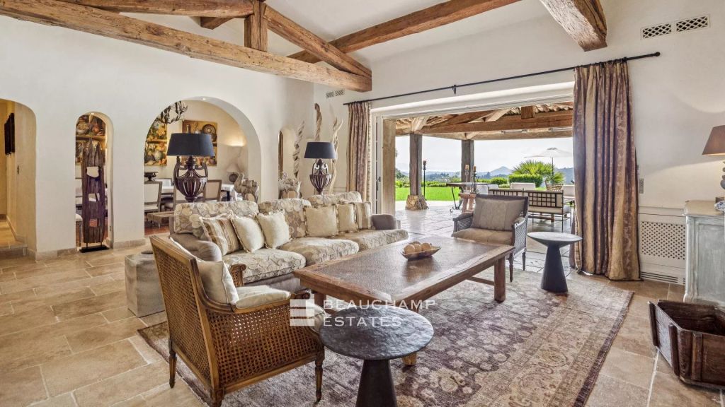 7-bedroom Provencal villa in Saint-Jean-De-Cannes