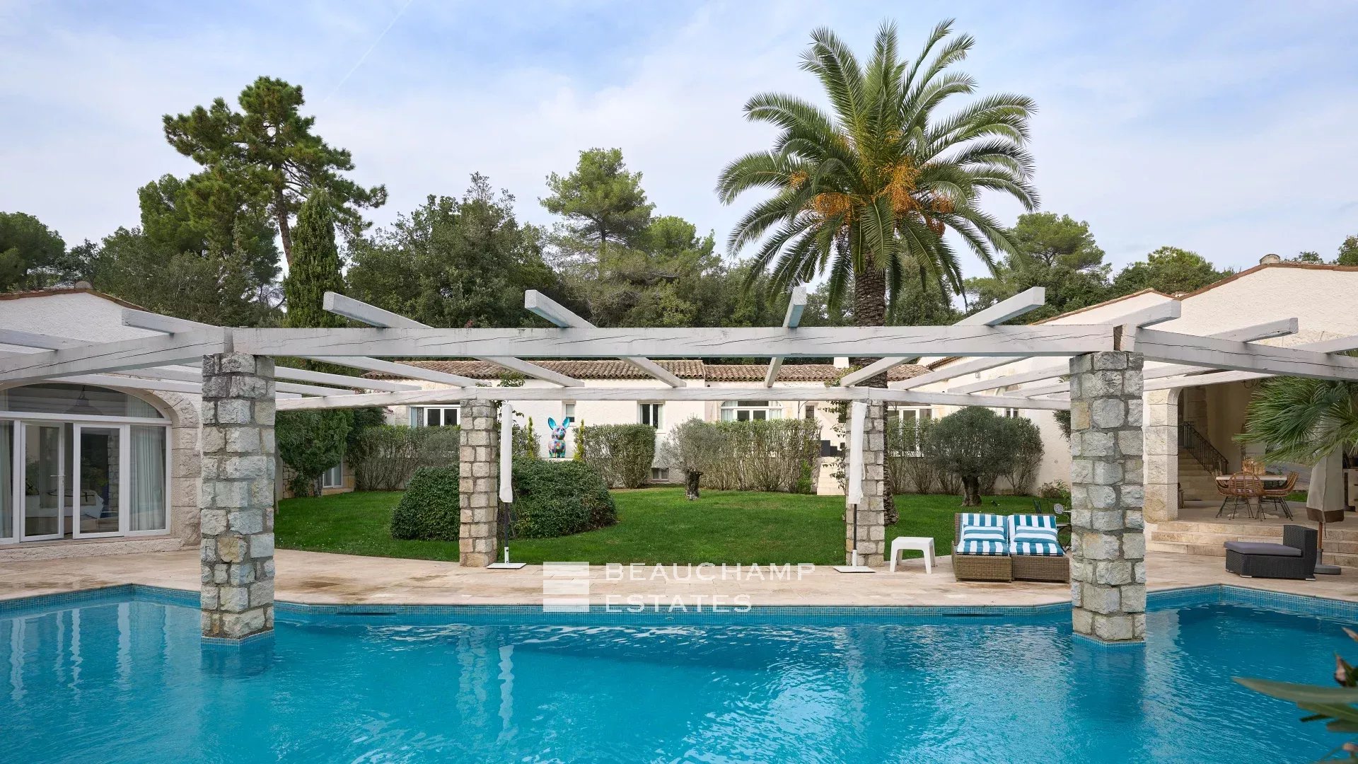 8-bedroom hacienda villa with swimming pool, paddle and pétanque courts in La Colle-sur-Loup 8-bedroom hacienda villa with swimming pool, paddle and pétanque courts in La Colle-sur-Loup