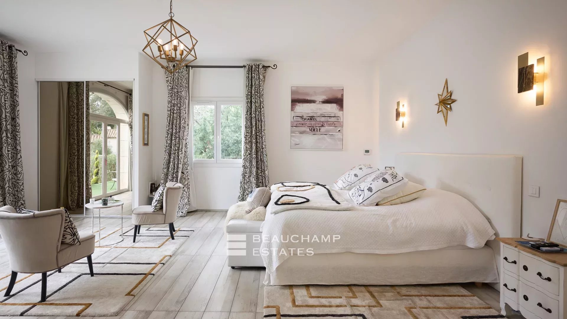 8-bedroom hacienda villa with swimming pool, paddle and pétanque courts in La Colle-sur-Loup 8-bedroom hacienda villa with swimming pool, paddle and pétanque courts in La Colle-sur-Loup