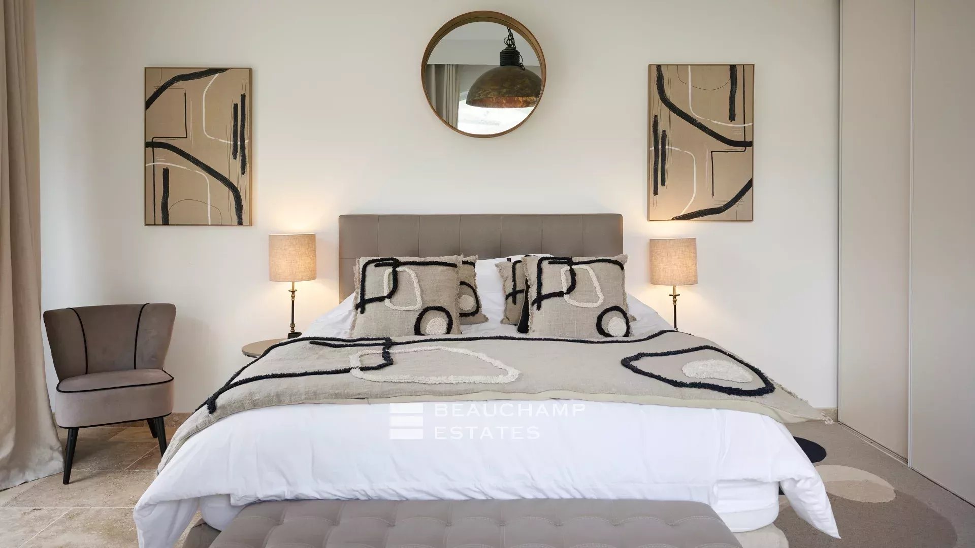 8-bedroom hacienda villa with swimming pool, paddle and pétanque courts in La Colle-sur-Loup 8-bedroom hacienda villa with swimming pool, paddle and pétanque courts in La Colle-sur-Loup