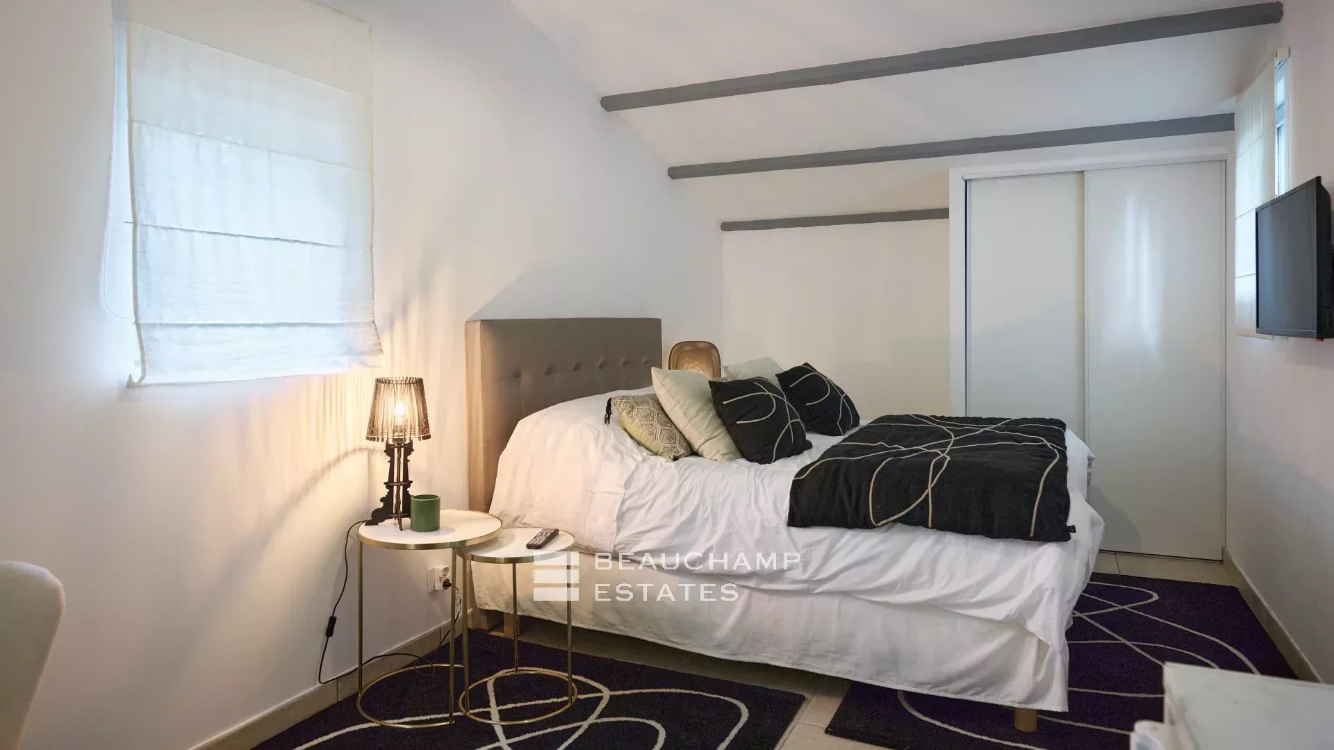 8-bedroom hacienda villa with swimming pool, paddle and pétanque courts in La Colle-sur-Loup 8-bedroom hacienda villa with swimming pool, paddle and pétanque courts in La Colle-sur-Loup