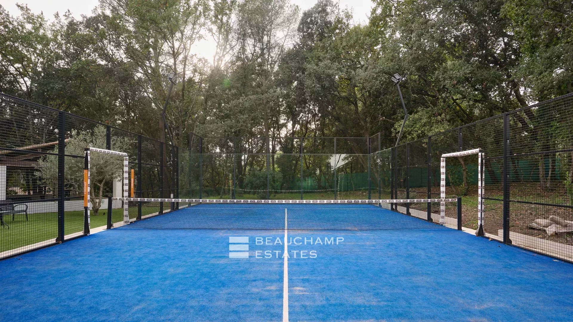 8-bedroom hacienda villa with swimming pool, paddle and pétanque courts in La Colle-sur-Loup 8-bedroom hacienda villa with swimming pool, paddle and pétanque courts in La Colle-sur-Loup