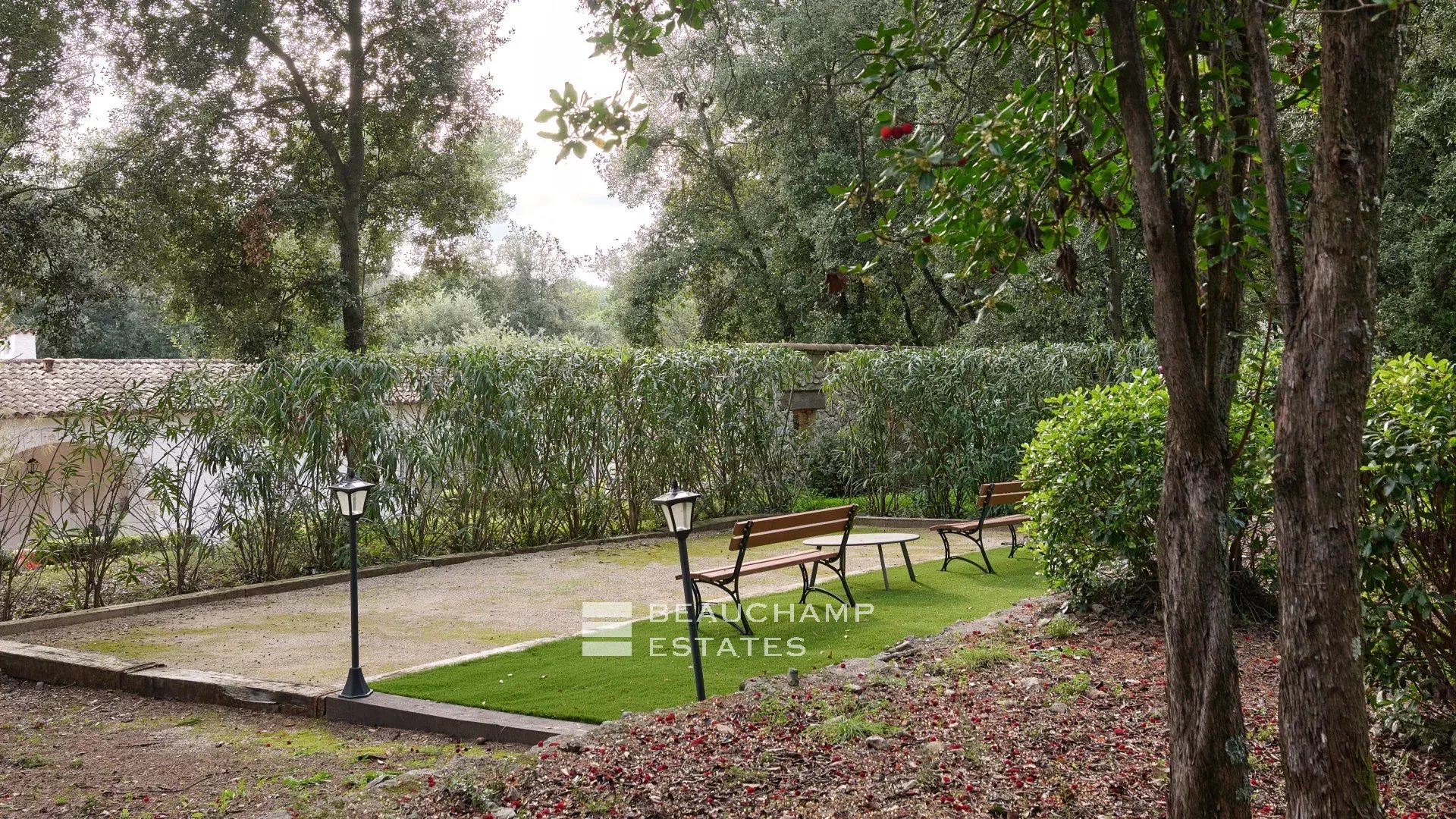 8-bedroom hacienda villa with swimming pool, paddle and pétanque courts in La Colle-sur-Loup 8-bedroom hacienda villa with swimming pool, paddle and pétanque courts in La Colle-sur-Loup