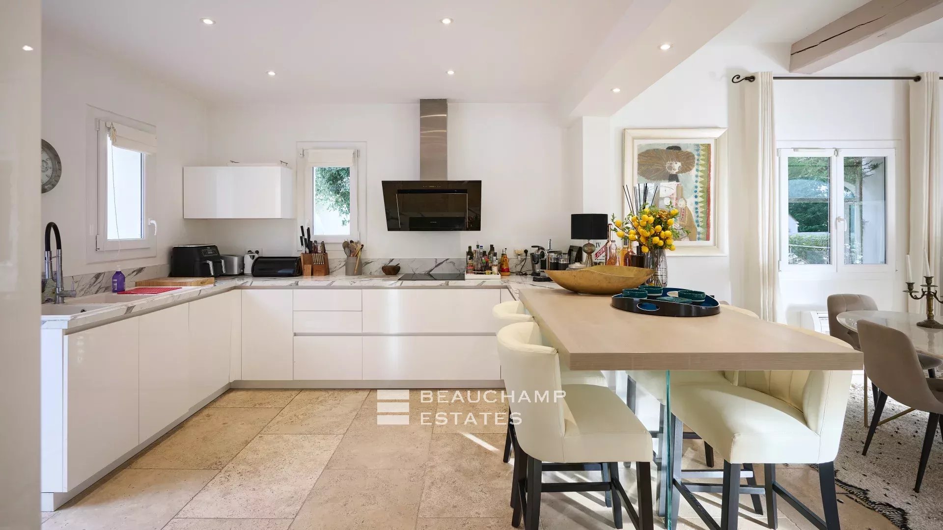 8-bedroom hacienda villa with swimming pool, paddle and pétanque courts in La Colle-sur-Loup 8-bedroom hacienda villa with swimming pool, paddle and pétanque courts in La Colle-sur-Loup