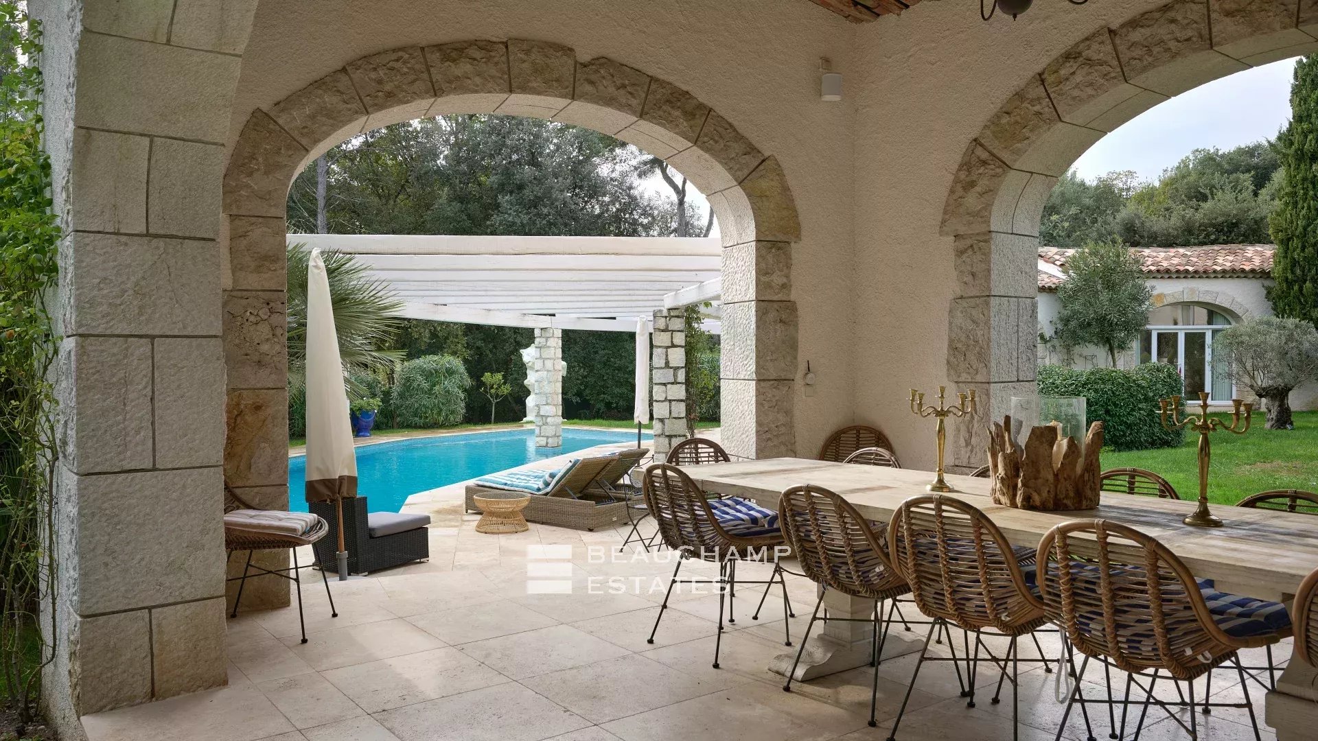 8-bedroom hacienda villa with swimming pool, paddle and pétanque courts in La Colle-sur-Loup 8-bedroom hacienda villa with swimming pool, paddle and pétanque courts in La Colle-sur-Loup