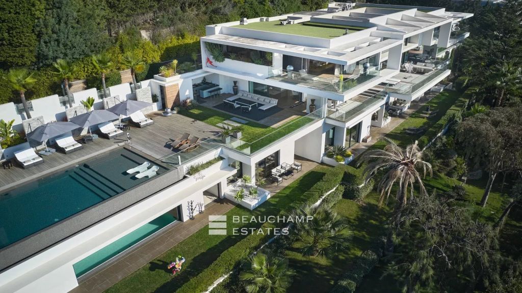 8 bedrooms villa with panoramic sea view