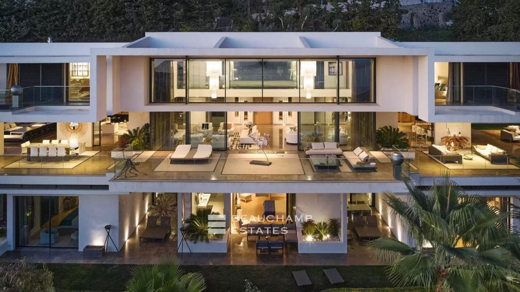8 bedrooms villa with panoramic sea view