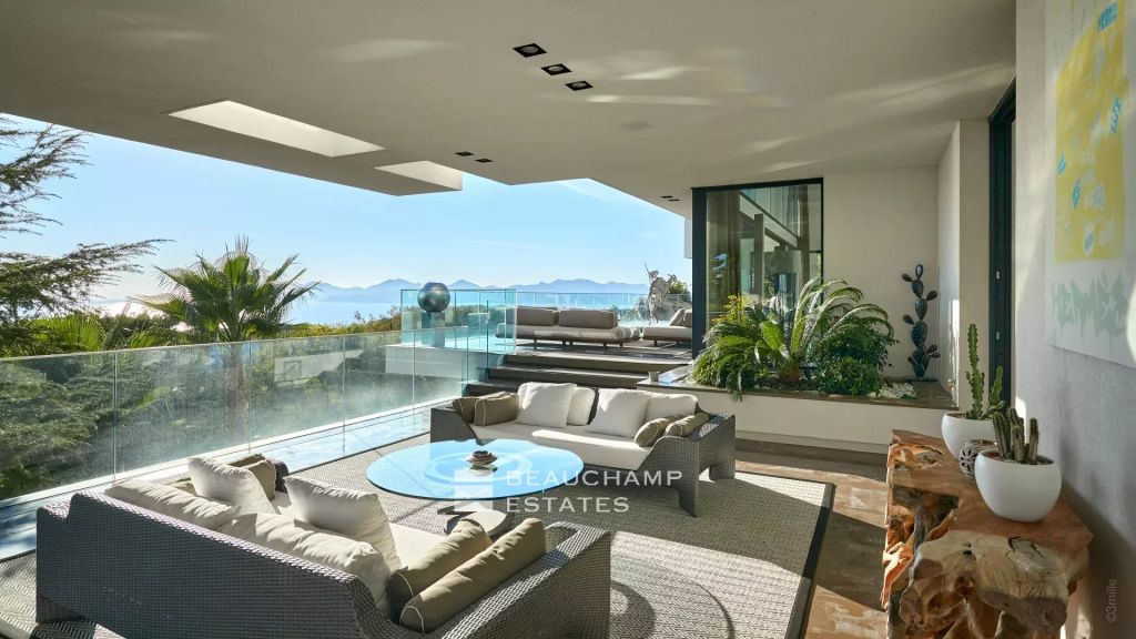 8 bedrooms villa with panoramic sea view