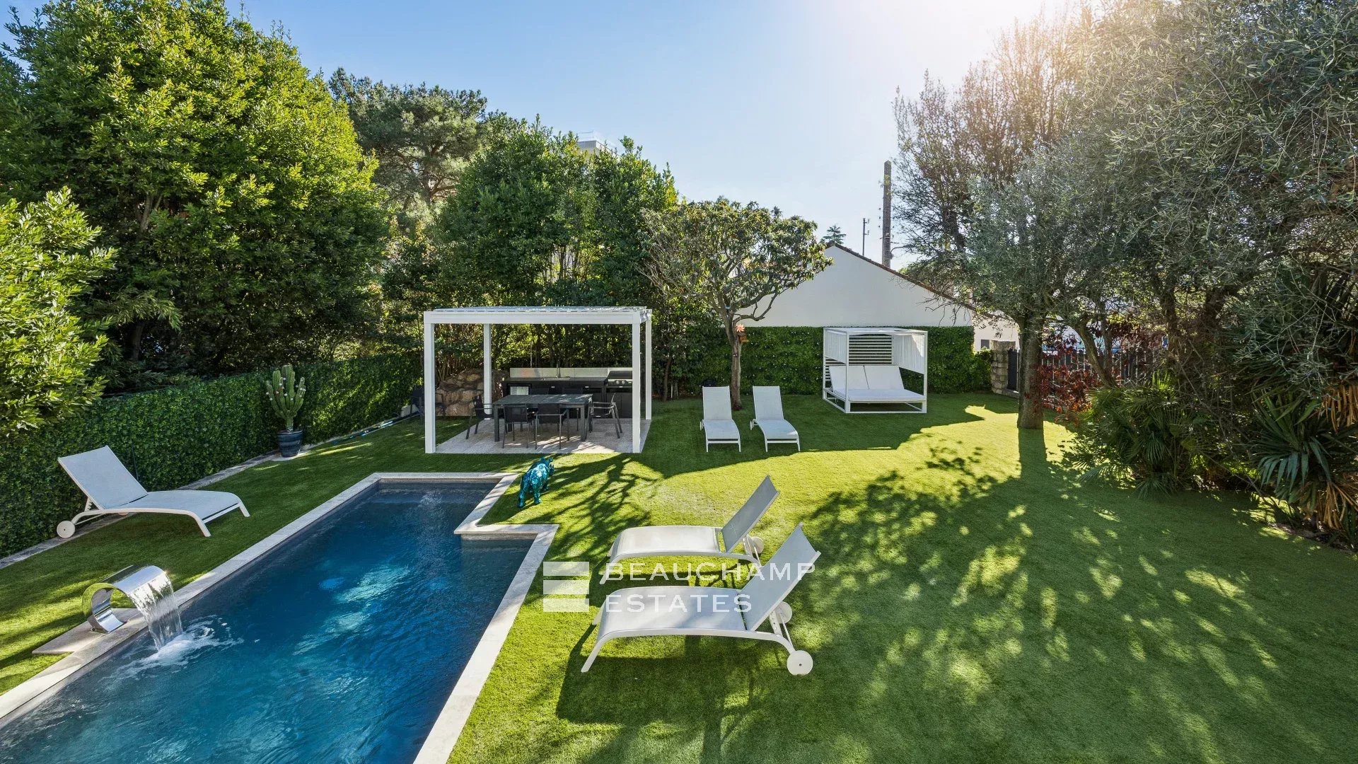 6-bedroom villa within walking distance of the town centre – Cannes centre 6-bedroom villa within walking distance of the town centre – Cannes centre