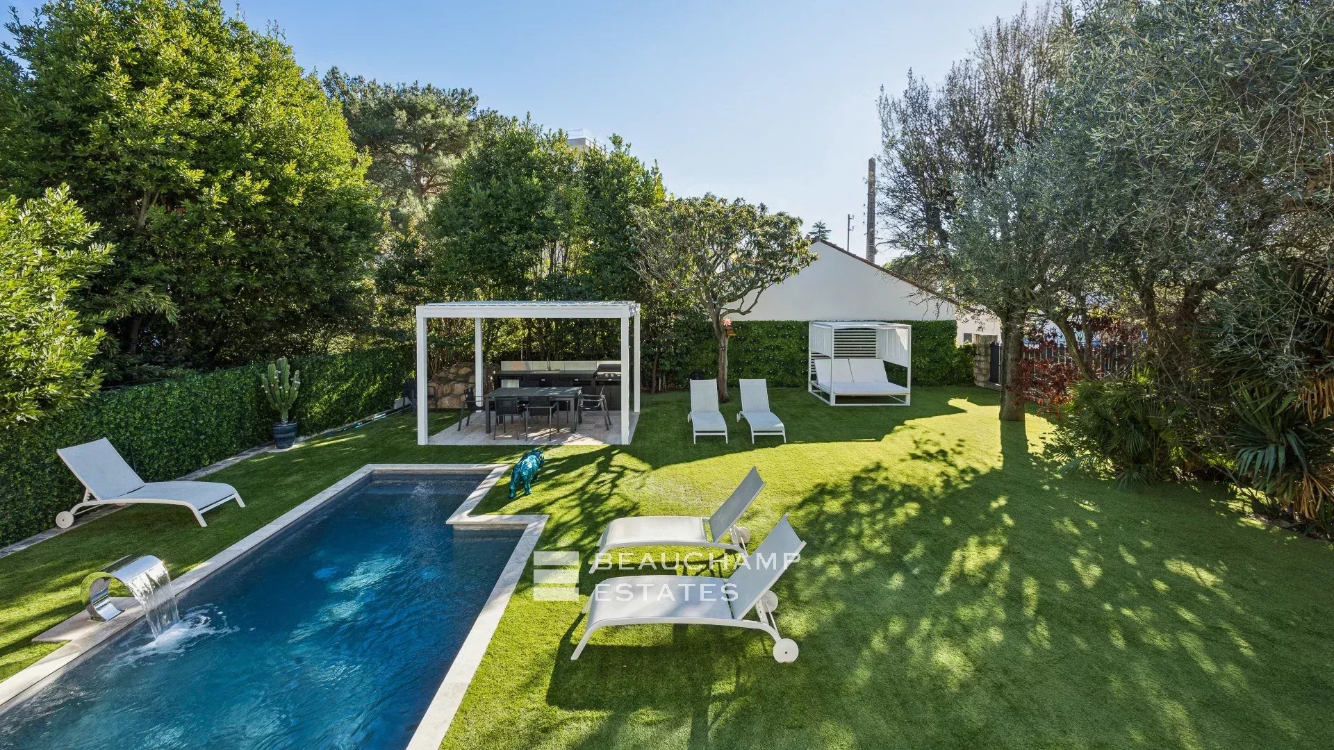 6-bedroom villa within walking distance of the town centre – Cannes centre 6-bedroom villa within walking distance of the town centre – Cannes centre