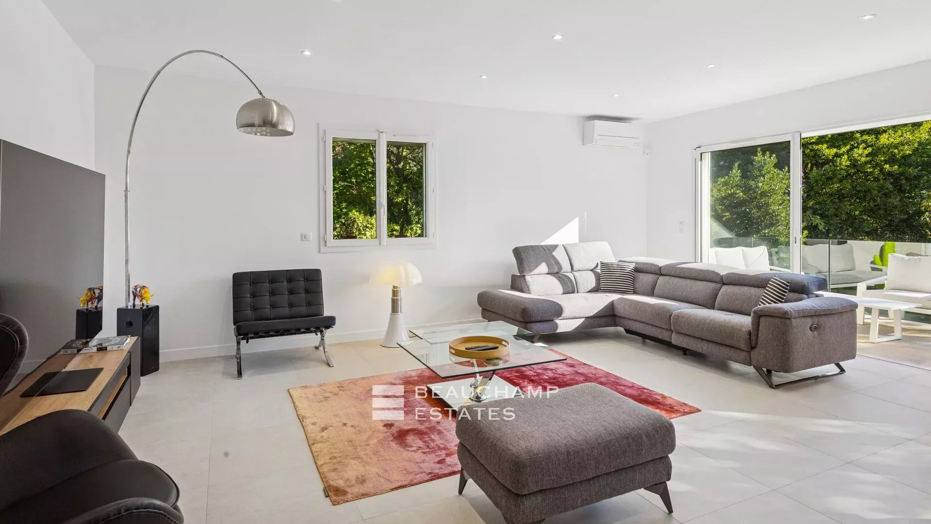 6-bedroom villa within walking distance of the town centre – Cannes centre 6-bedroom villa within walking distance of the town centre – Cannes centre