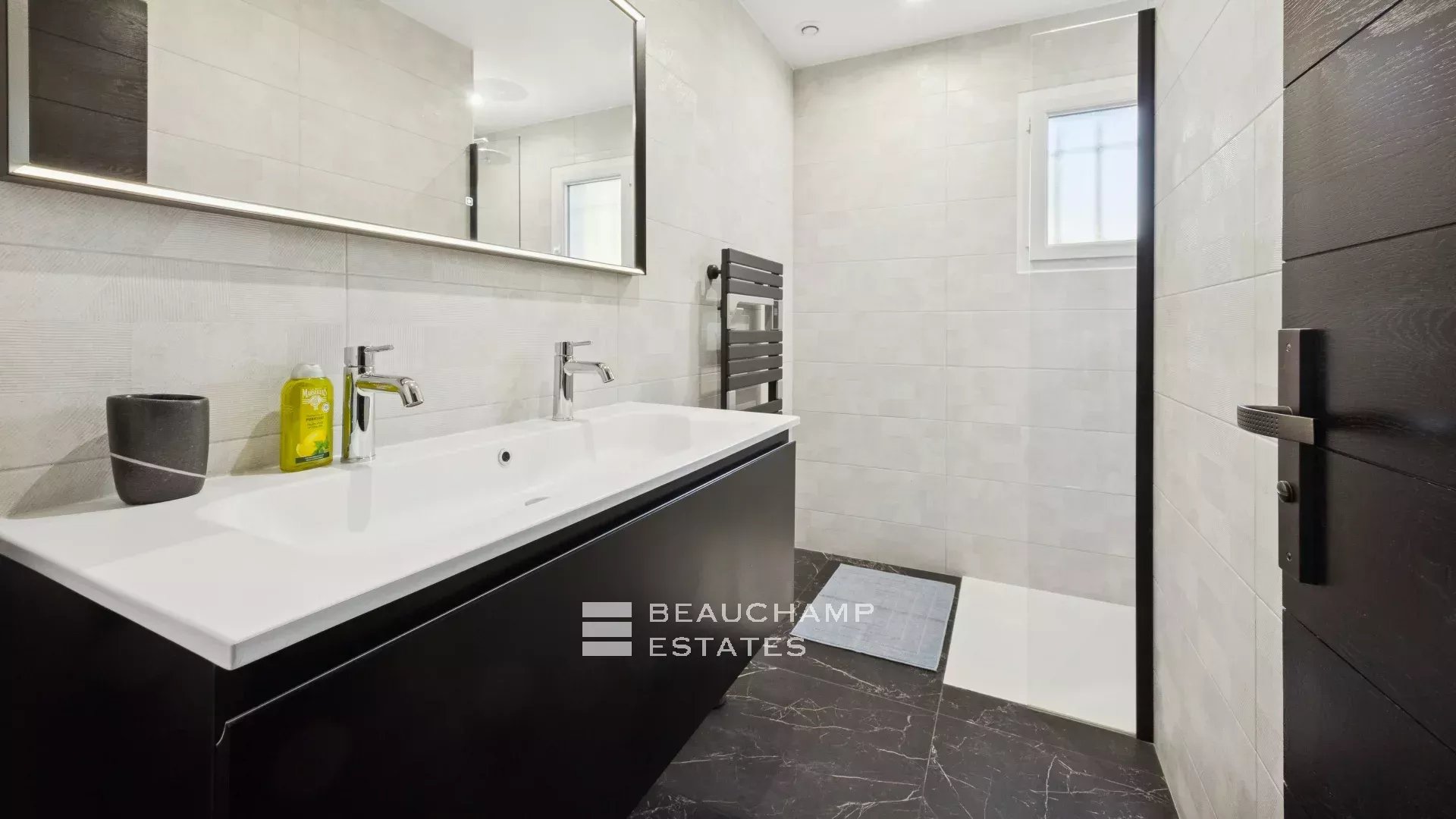 6-bedroom villa within walking distance of the town centre – Cannes centre 6-bedroom villa within walking distance of the town centre – Cannes centre