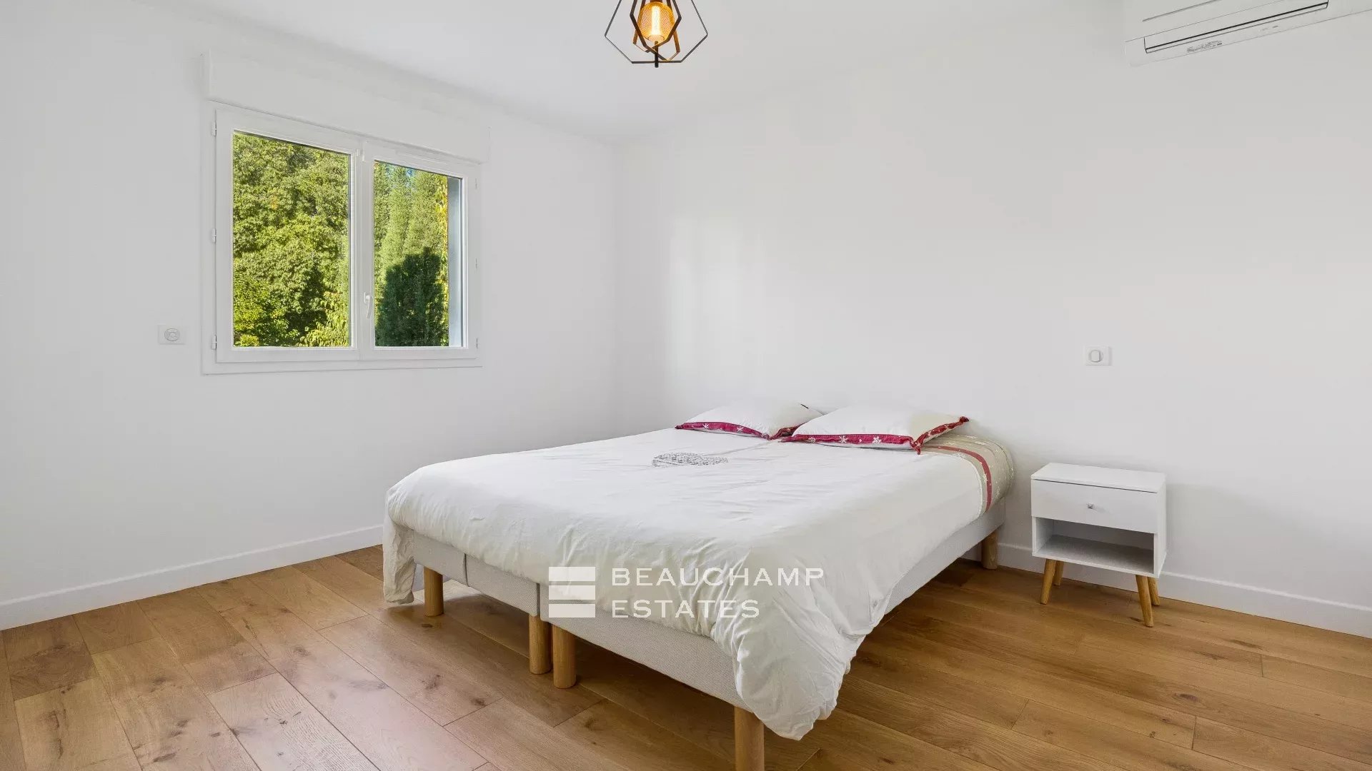 6-bedroom villa within walking distance of the town centre – Cannes centre 6-bedroom villa within walking distance of the town centre – Cannes centre