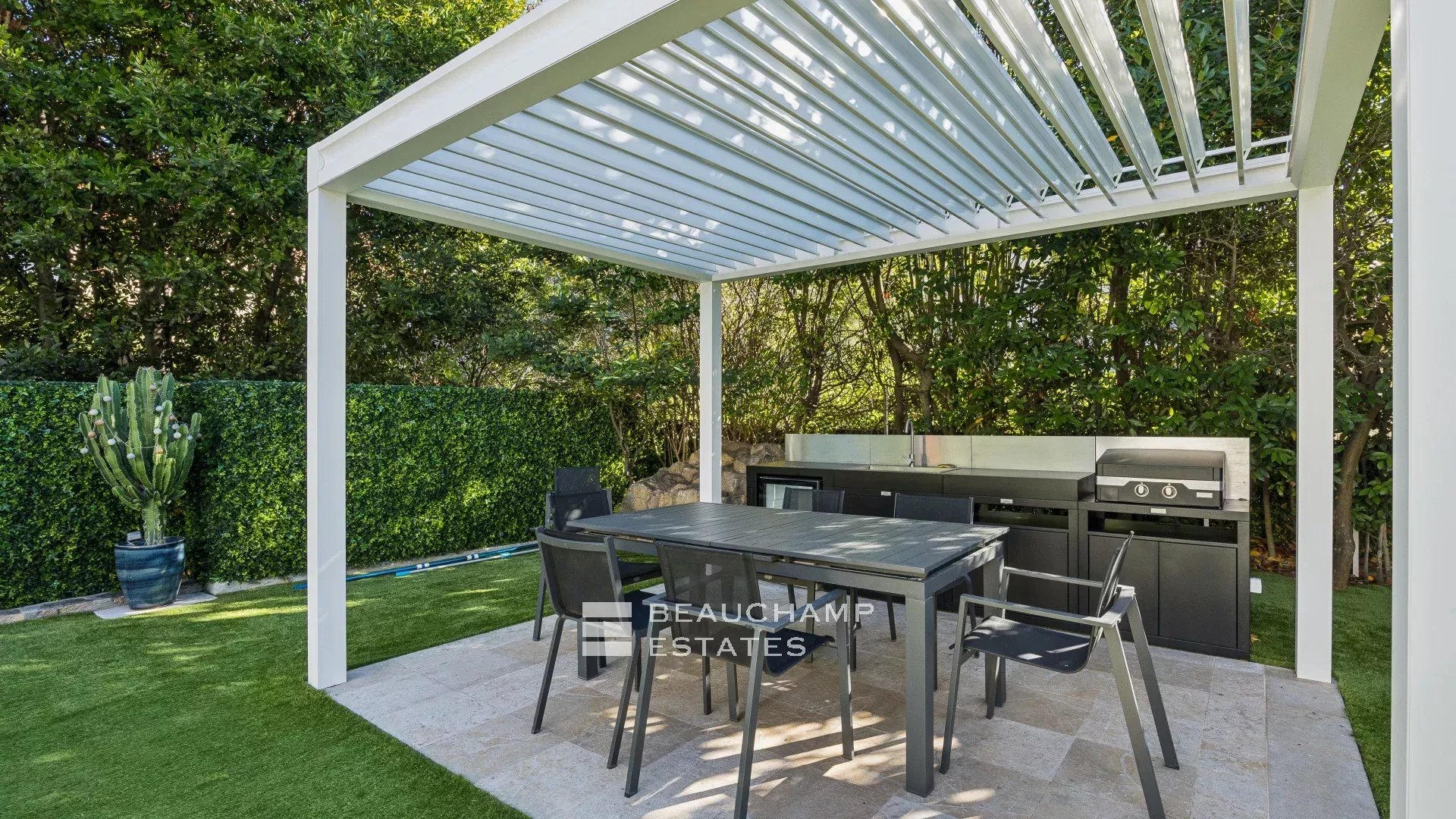 6-bedroom villa within walking distance of the town centre – Cannes centre 6-bedroom villa within walking distance of the town centre – Cannes centre