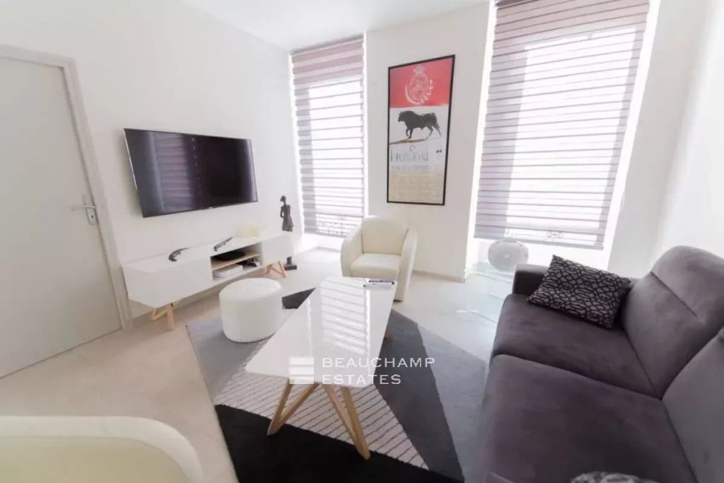 Apartment in the Heart of Cannes- Banana quarter – Comfort, Style, and Elegance