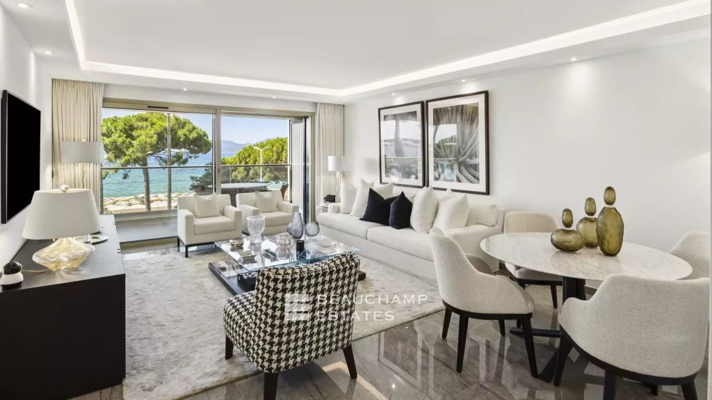 Apartment with panoramic sea view – Croisette Cannes