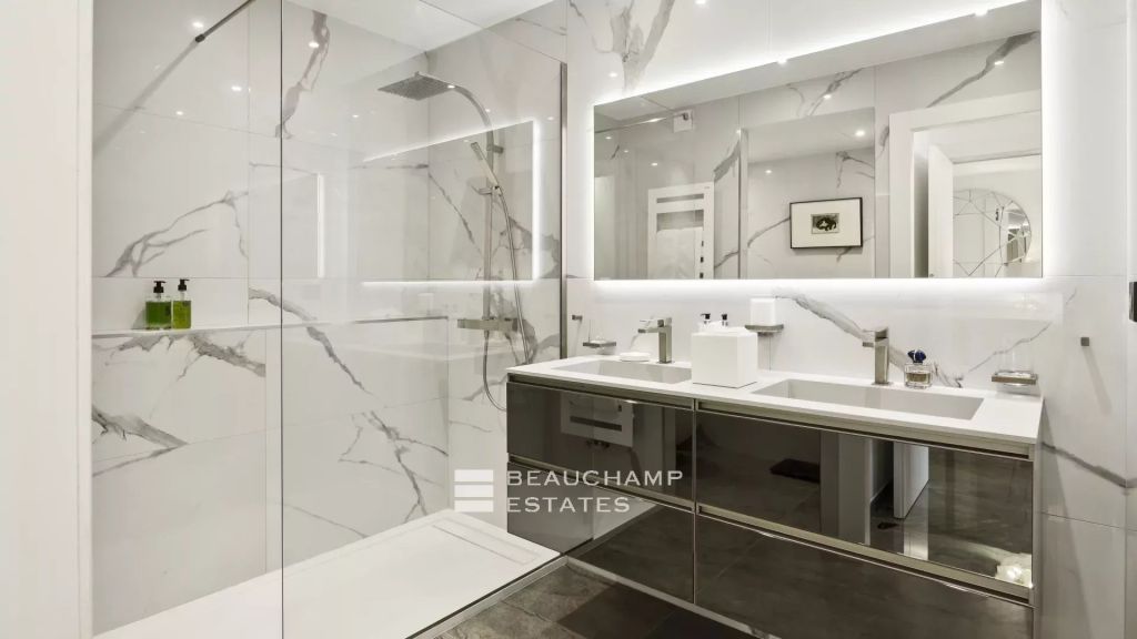 Apartment with panoramic sea view – Croisette Cannes