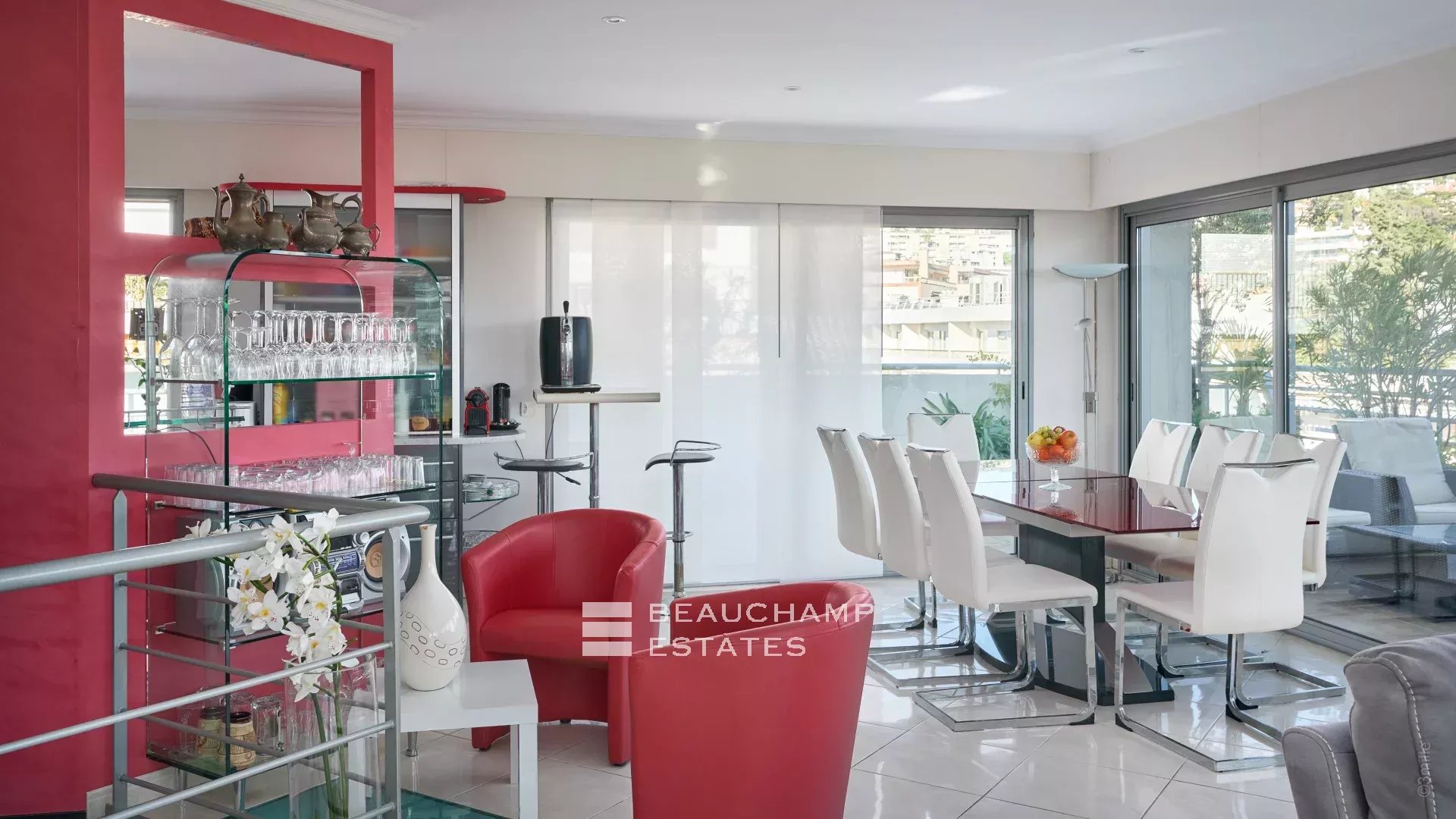 Beau duplex 3 chambres – Cannes Croisette Beautiful 3 bedroom duplex – Cannes Croisette