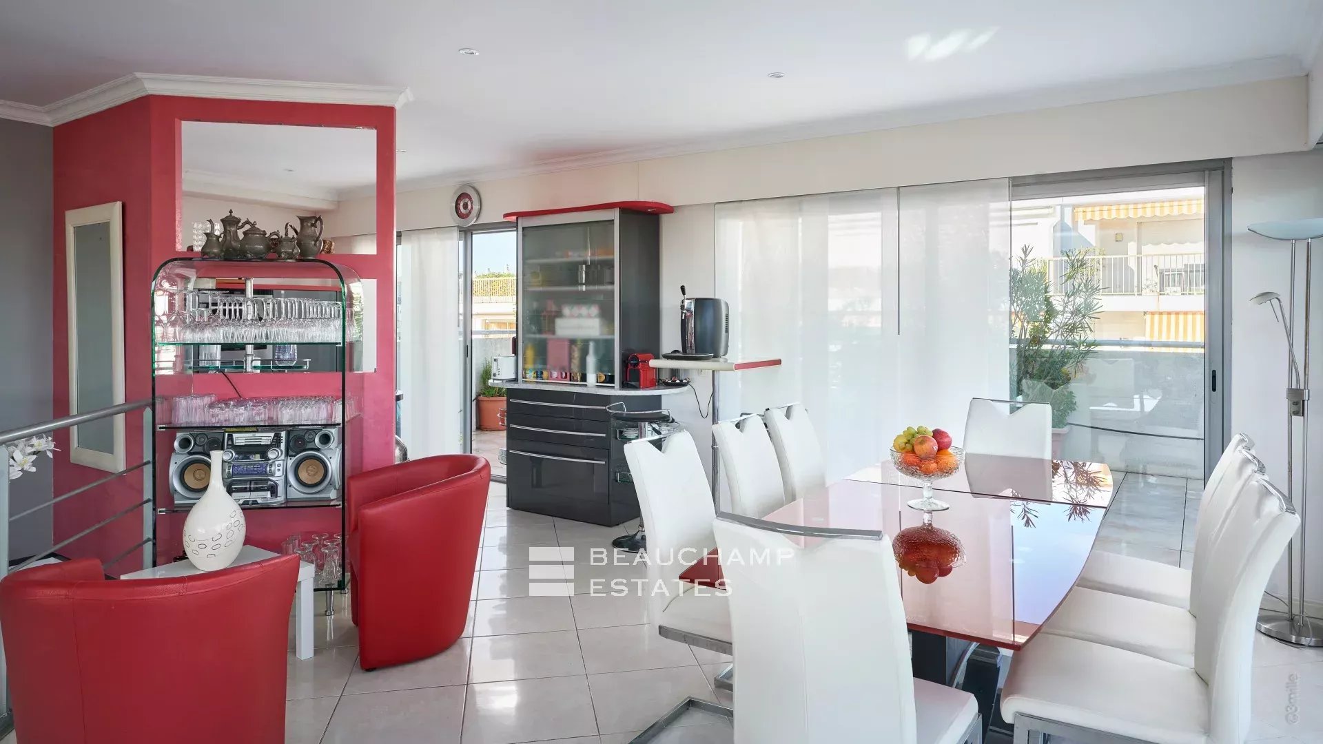 Beau duplex 3 chambres – Cannes Croisette Beautiful 3 bedroom duplex – Cannes Croisette