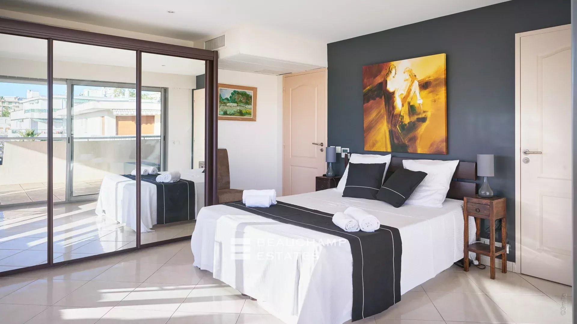 Beau duplex 3 chambres – Cannes Croisette Beautiful 3 bedroom duplex – Cannes Croisette