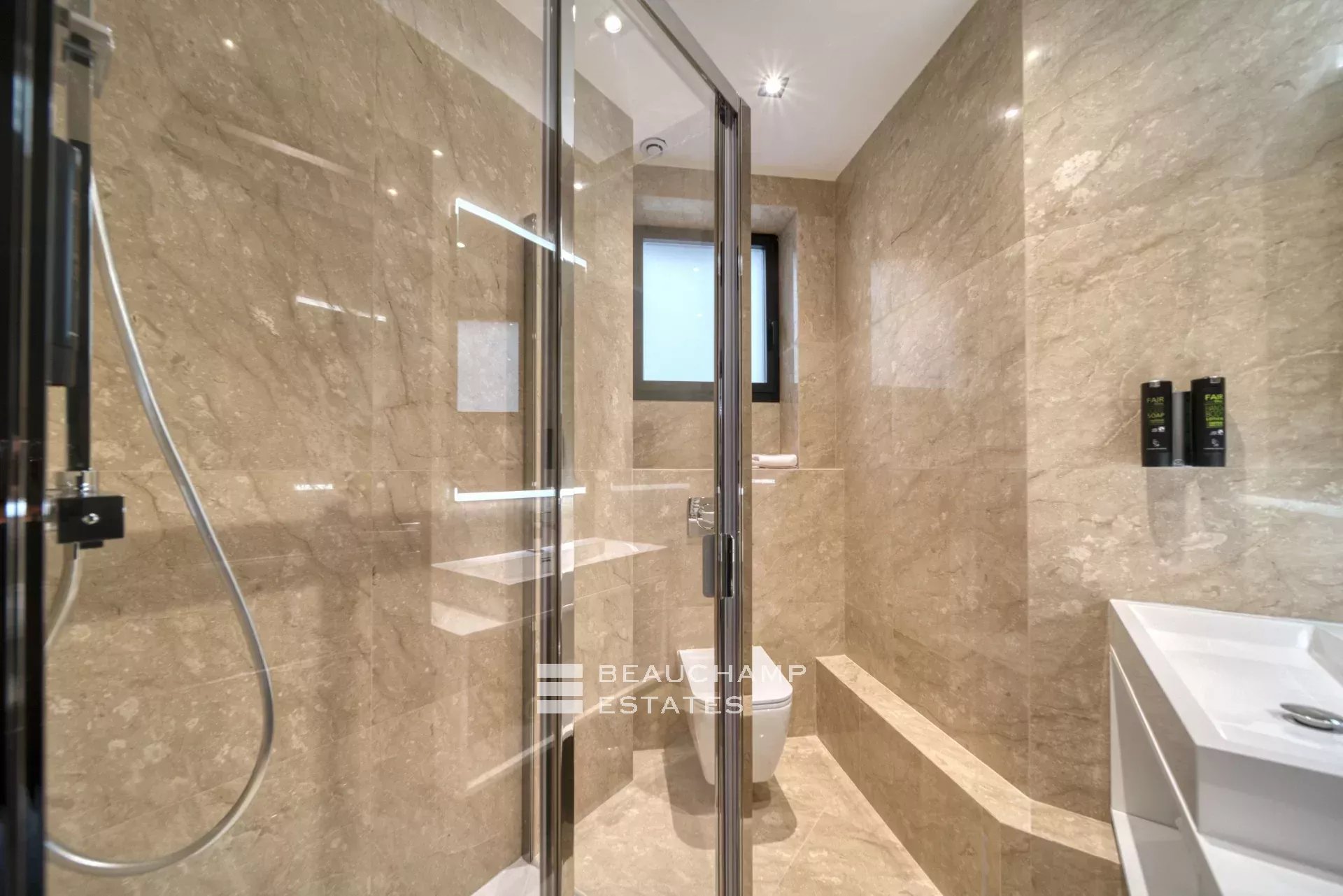 Magnifique appartement en face du Palais des Festivals Beautiful apartment in front of the Palais des festivals