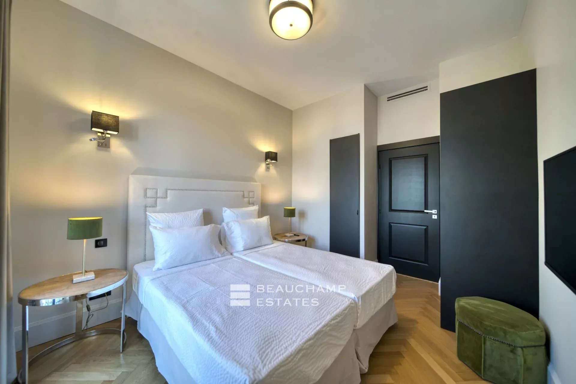 Magnifique appartement en face du Palais des Festivals Beautiful apartment in front of the Palais des festivals