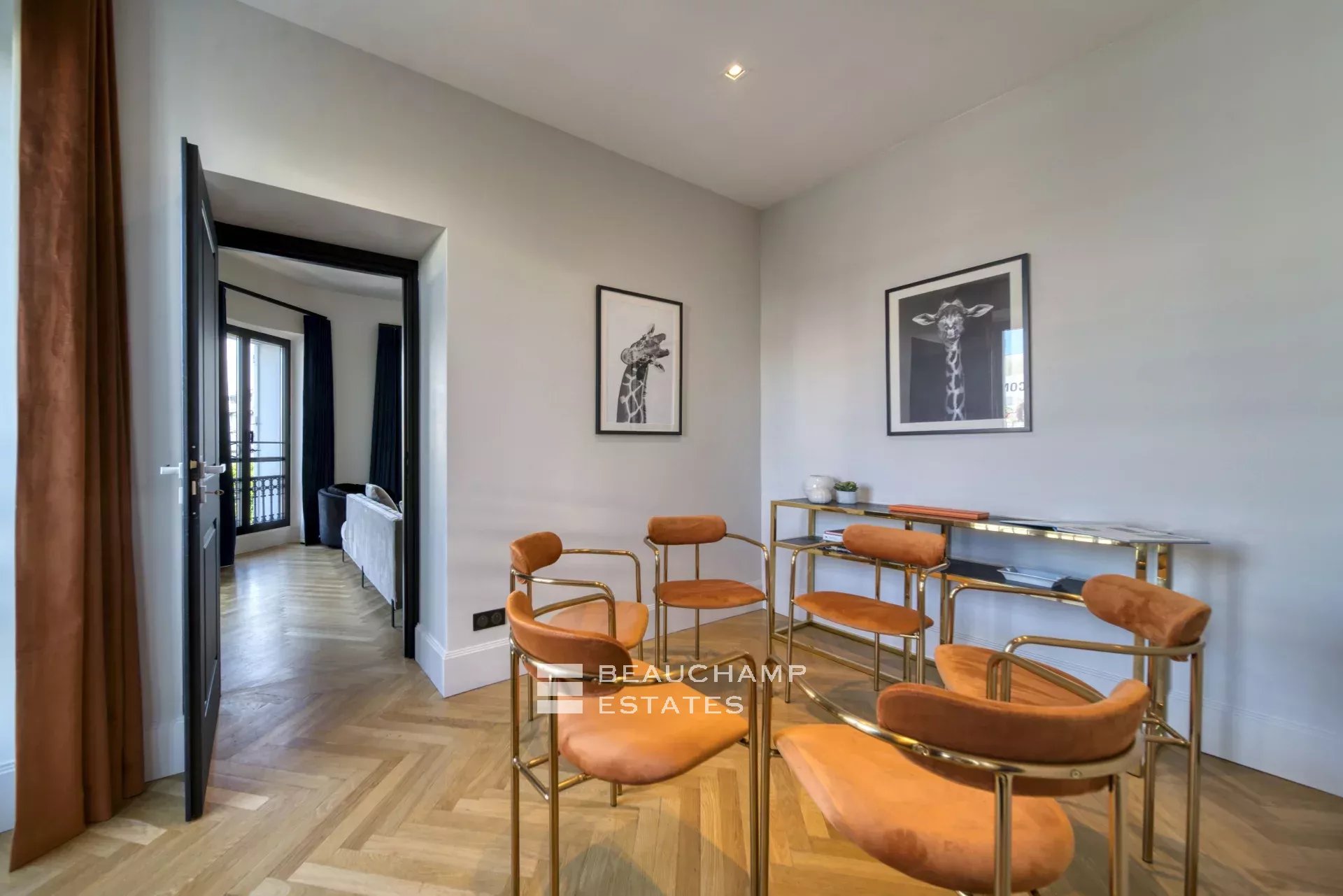 Magnifique appartement en face du Palais des Festivals Beautiful apartment in front of the Palais des festivals