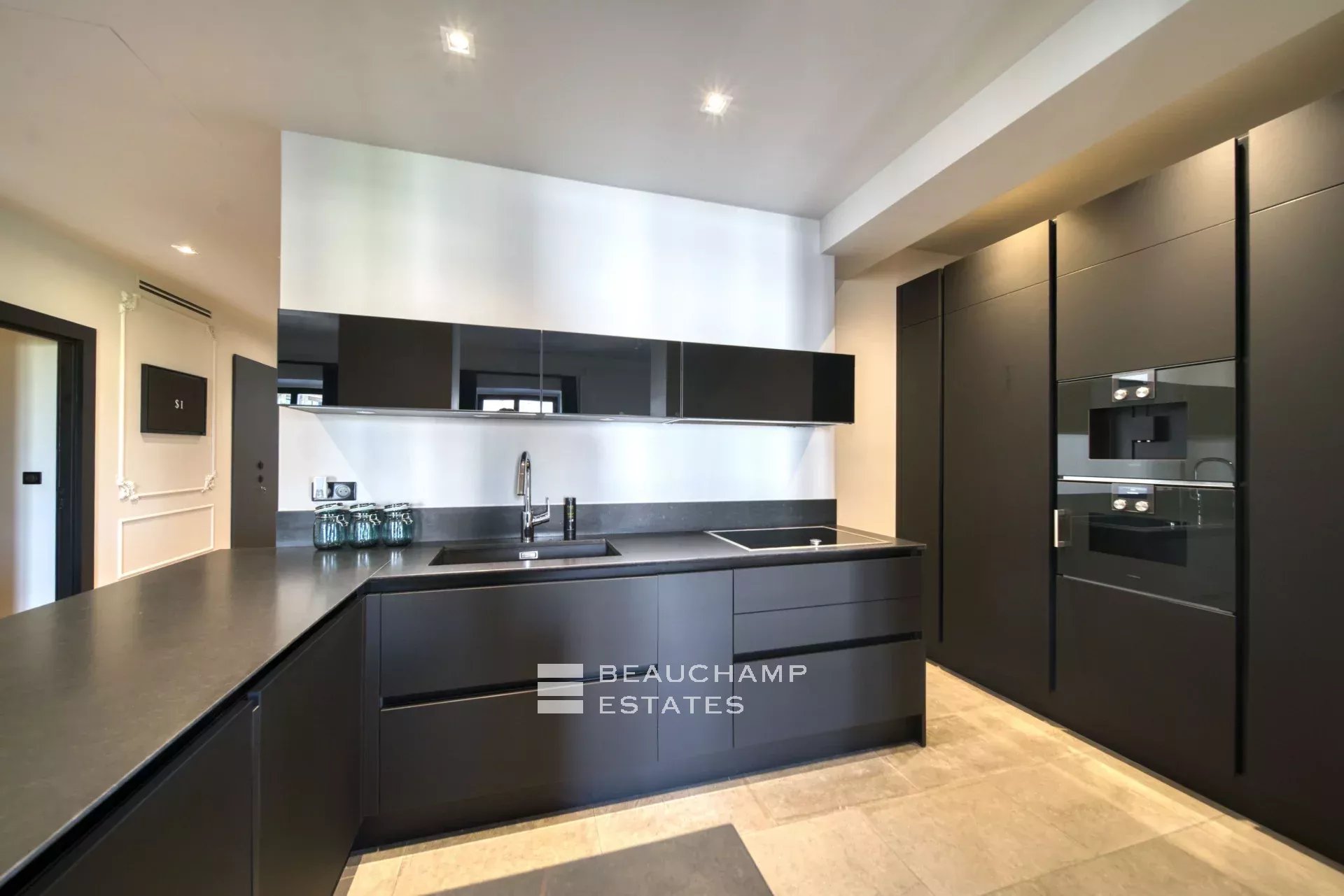 Magnifique appartement en face du Palais des Festivals Beautiful apartment in front of the Palais des festivals