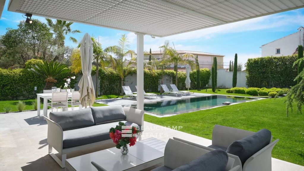 Beautiful contemporary 5-bedroom villa near the beach in Cap d’Antibes