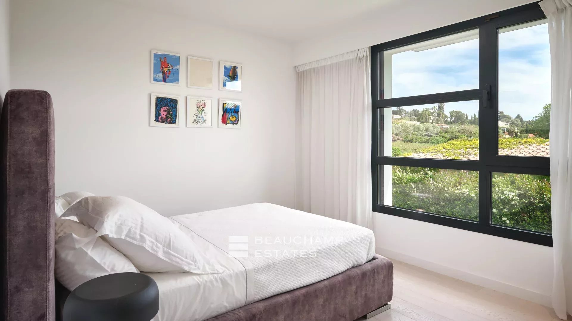 Cap d’Antibes – Magnifique villa contemporaine de 5 chambres à proximité des plages Beautiful contemporary 5-bedroom villa near the beach in Cap d’Antibes