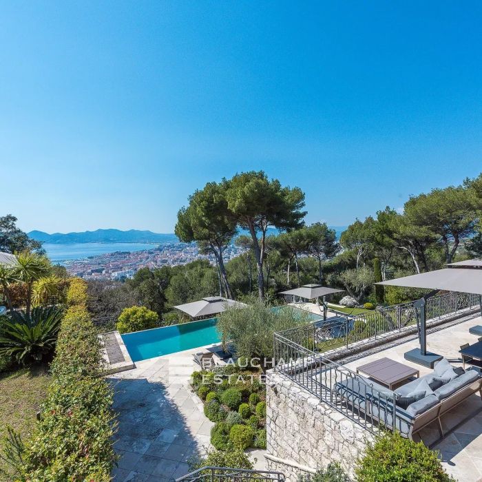 Maisons de prestige à vendre à Cannes : luxe et vue mer