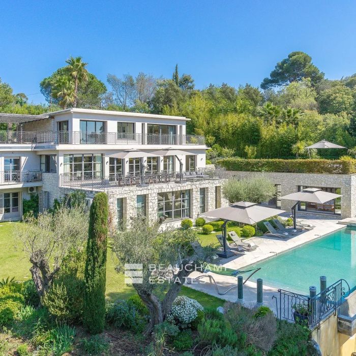 Magnifique villa moderne 6 chambres dans les collines de Super Cannes