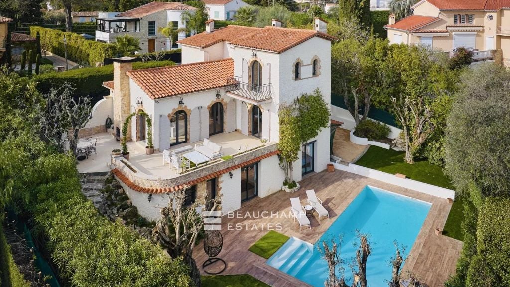 Beautiful renovated 4-bedroom Provençal villa in the heart of a private domain in Basse Californie
