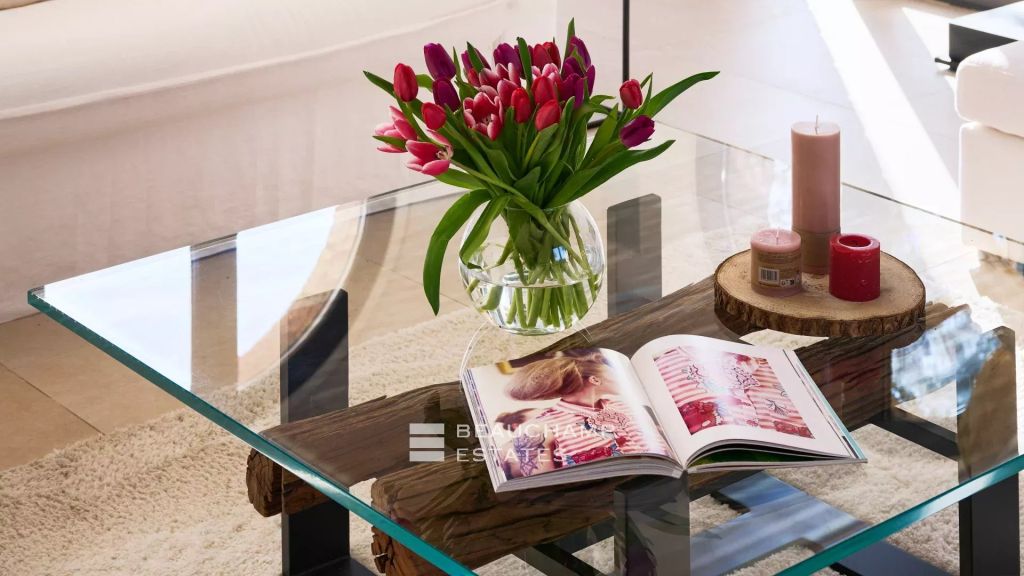 Beautiful renovated 4-bedroom Provençal villa in the heart of a private domain in Basse Californie